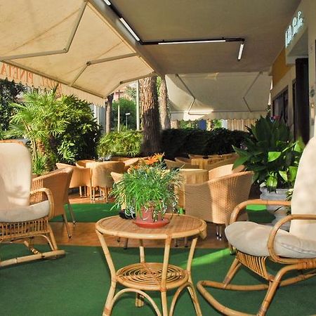 Hotel La Pineta Riccione Eksteriør billede