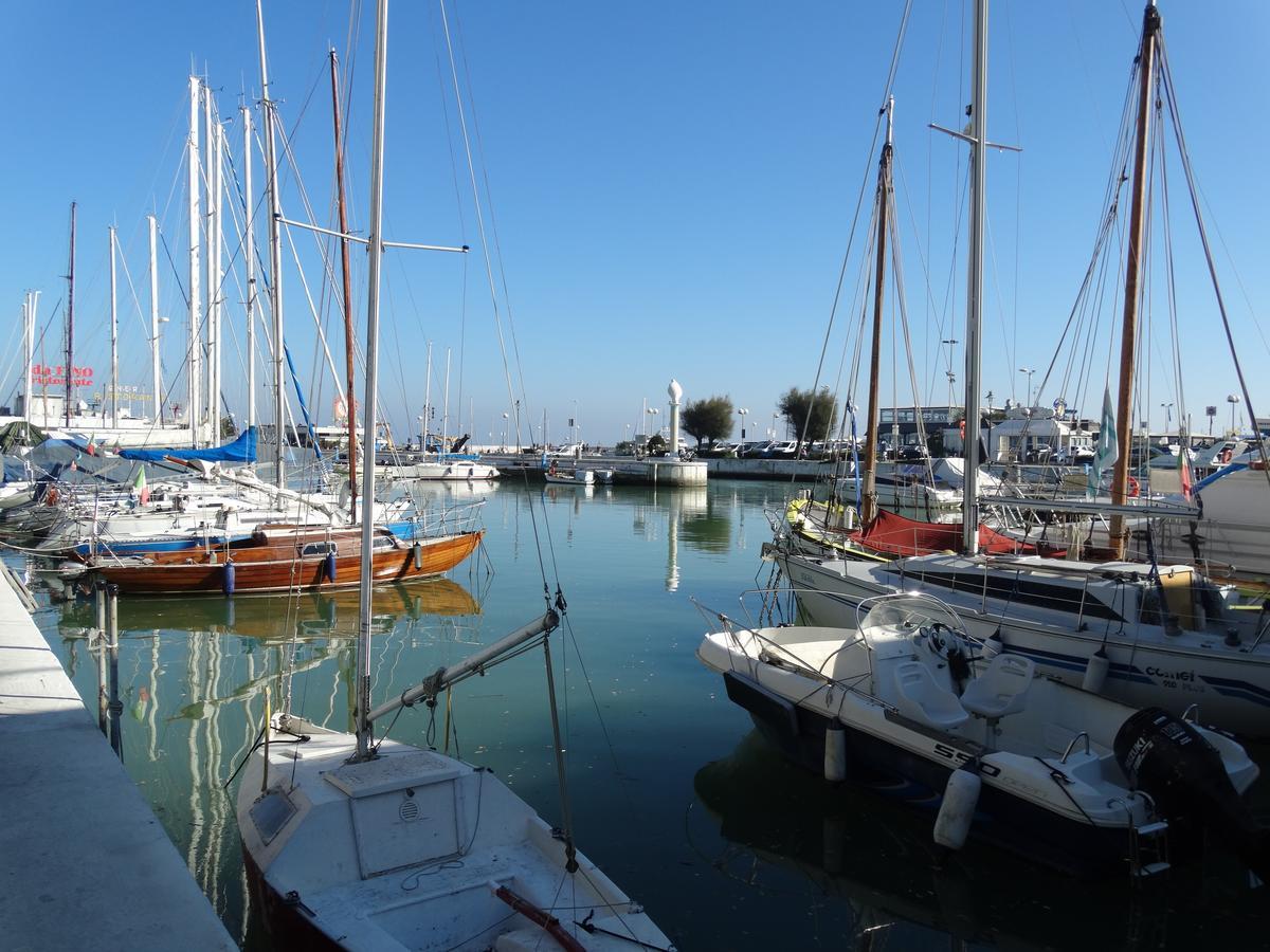 Hotel La Pineta Riccione Eksteriør billede