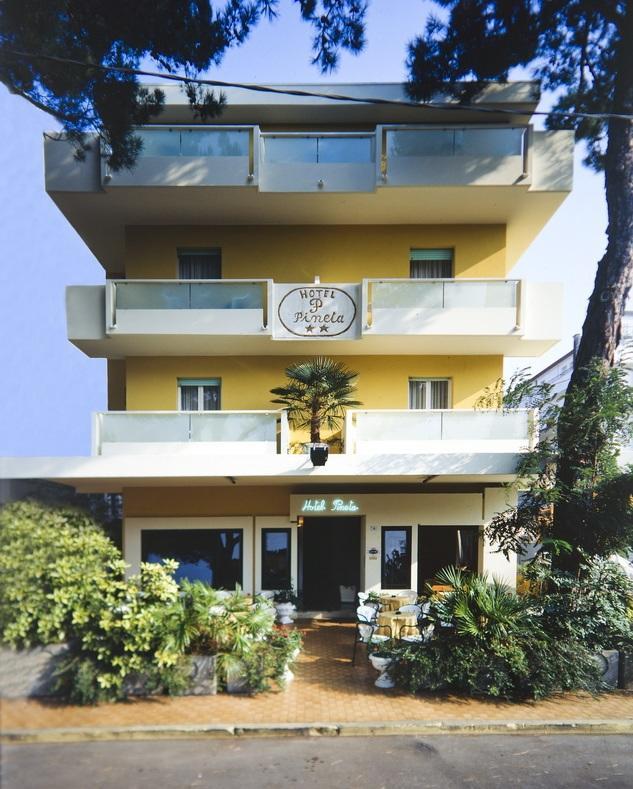 Hotel La Pineta Riccione Eksteriør billede